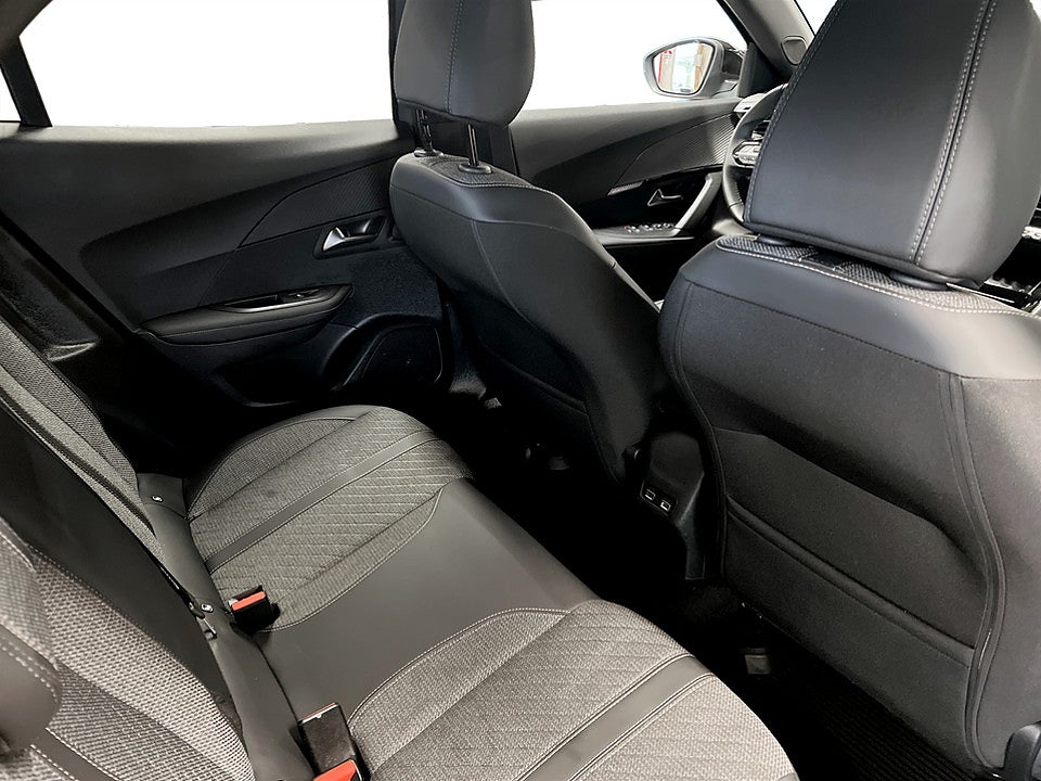 Bild på Peugeot 2008 Allure 1.2 PT 130hk B-KAMERA CARPLAY