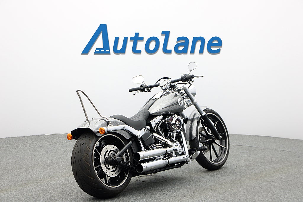 Harley-Davidson Breakout *Dr jekill & mr Hyde