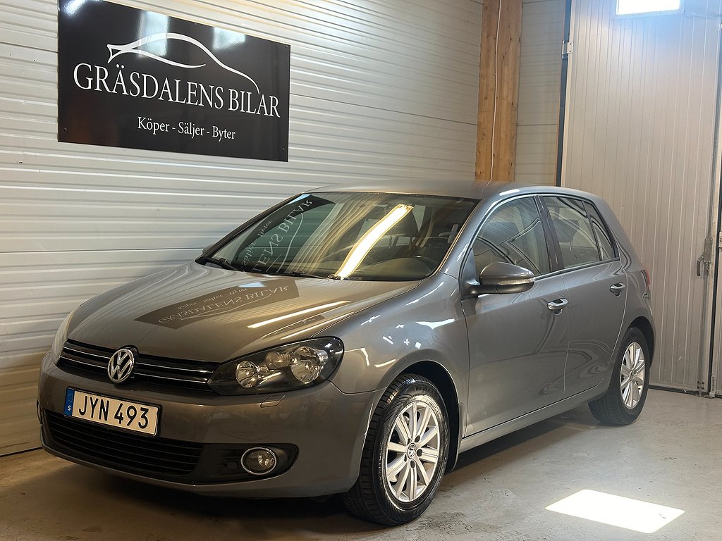 Volkswagen Golf 5-d 1.6 2 BRUKARE/FULLSERVAD/M-VÄRME/AUX/SoV