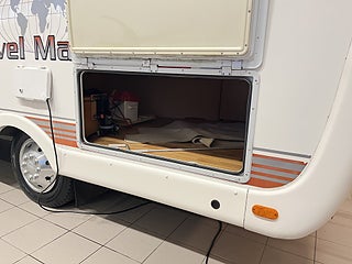 Husbil-halvintegrerad Kabe TM WF 6 av 21