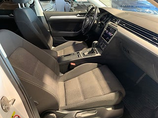 Kombi Volkswagen Passat 17 av 24