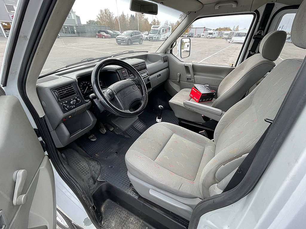 Volkswagen Transporter Chassi Double Cab 2.8t 2.5 TDI 102hk