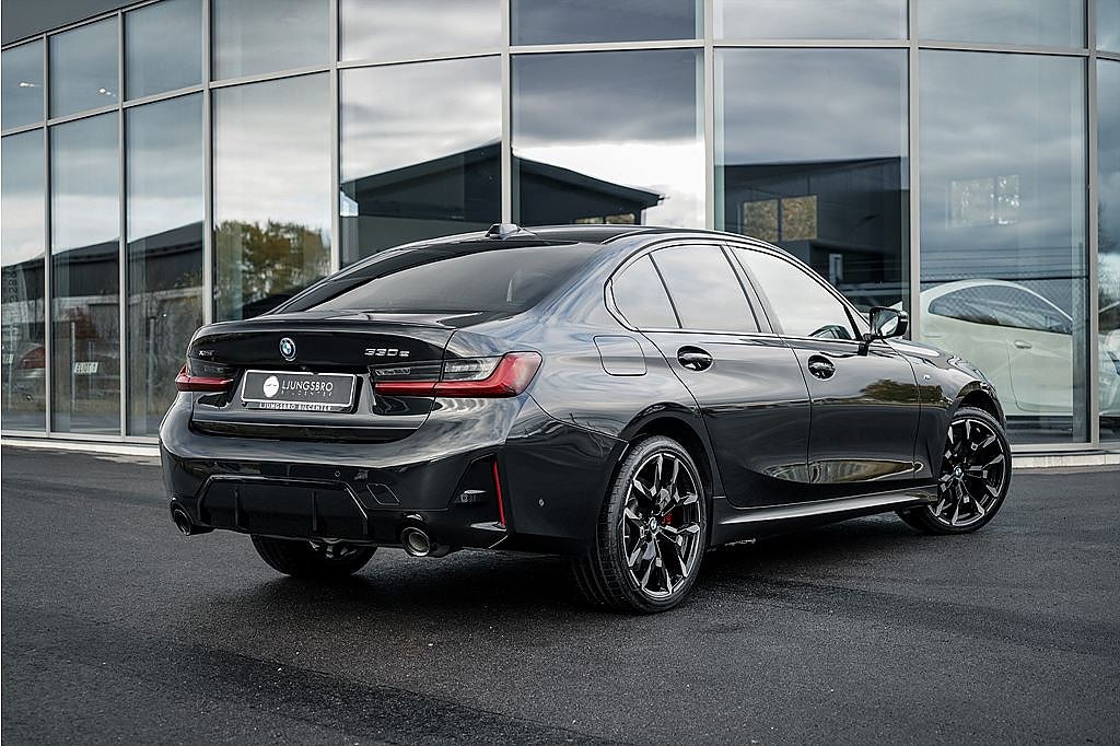 BMW 330e xDrive Sedan M-sport Pro / H&K / Drag