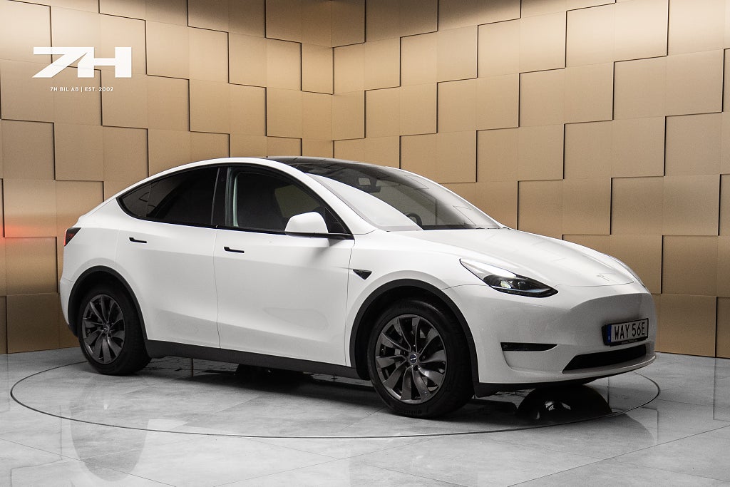 Tesla Model Y Long Range AWD / Drag / Pano / Autopilot