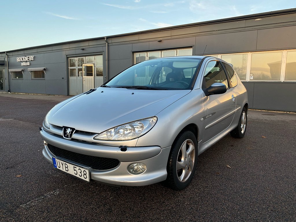 Peugeot 206 3-dörrar 1.6 XS Quiksilver |NYSERVAD| 