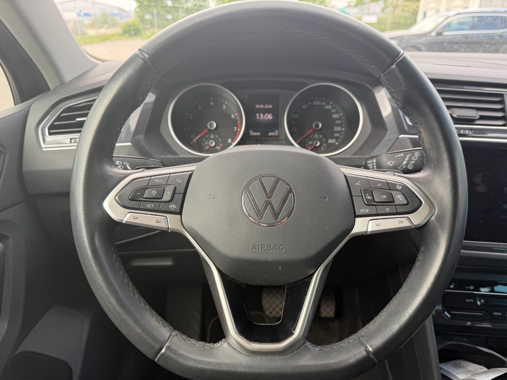 Volkswagen Tiguan 2022, bild 7/39