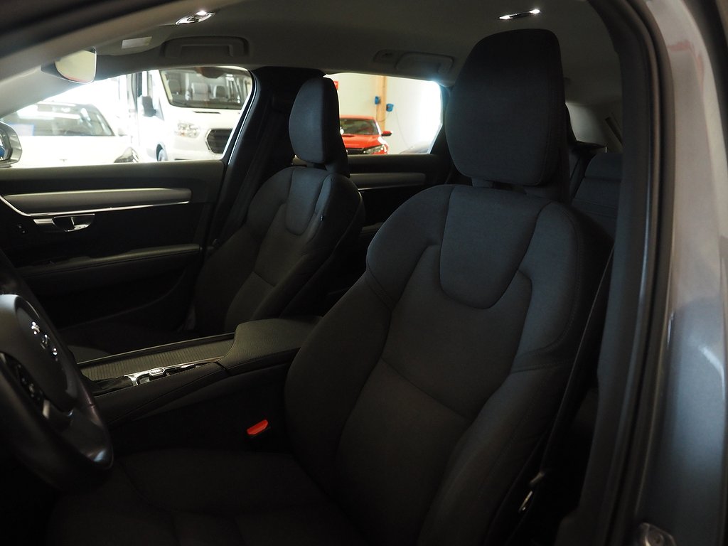 Volvo V90 T4 Geartronic Momentum Drag Kamera Navi Värmare 2019