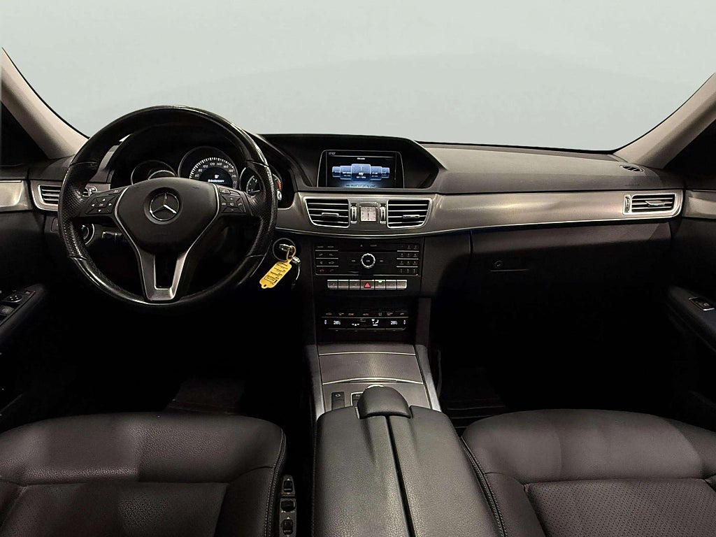 Mercedes-Benz E 220 T BlueTEC 4MATIC 7G-Tronic Avantgarde  - miniatyr 10