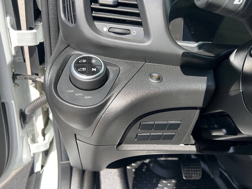 Iveco Daily 72C14E AirPro Skåpbil med Z-Lift, ELBIL