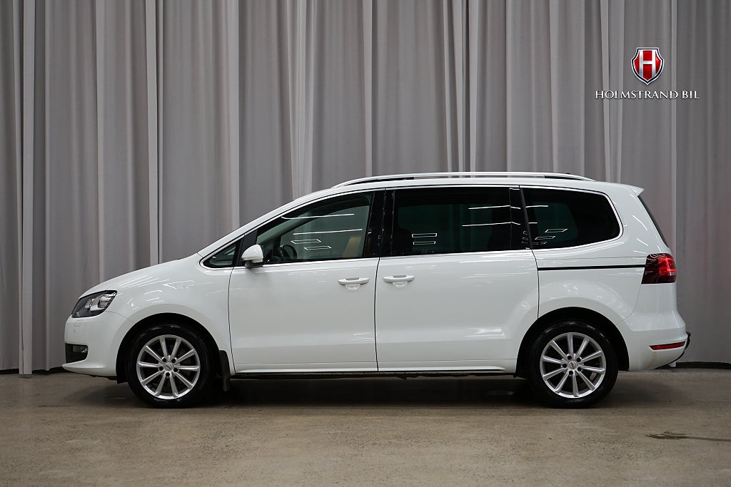 Volkswagen Sharan 7-sits 2.0 TDI Pano Drag Kamera Carplay MOMS/VAT