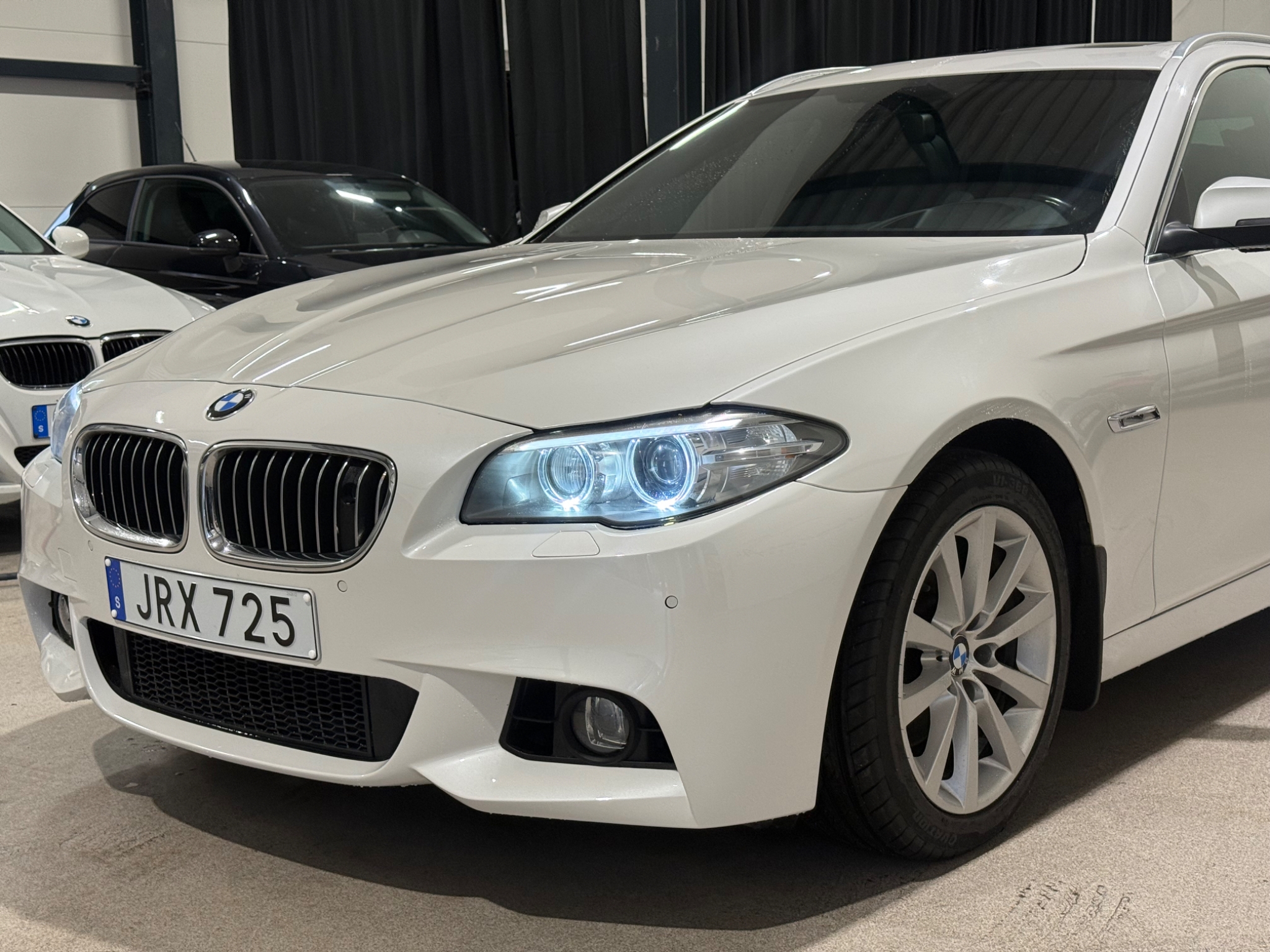 BMW 520 d Touring Steptronic Utrustning 2015, bild 3/10