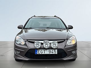 Hyundai i30 CRDi Select Drag/SoV-Däck/Värmare/Psens – bild 2