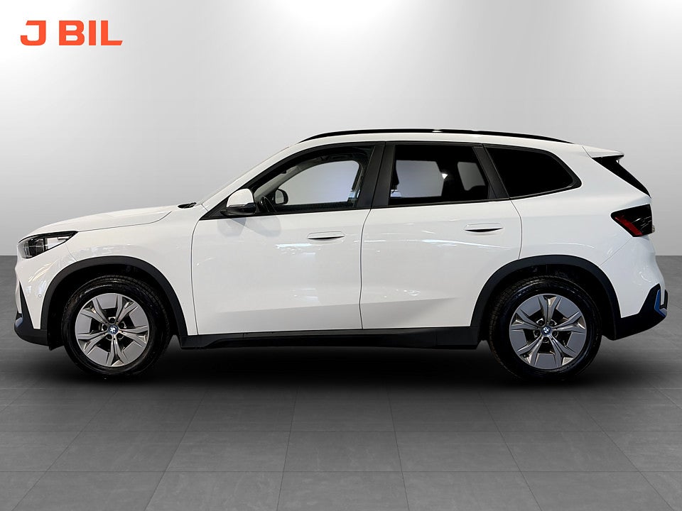 Bild på BMW X1 xDrive30 64.7kWh 306hk Aut B-KAMERA WIDESCREEN DRAG