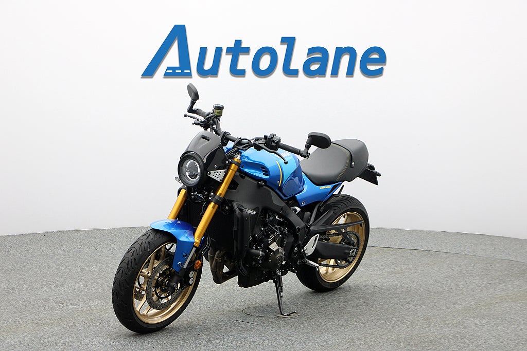 Yamaha XSR900 * IXIL Exhaust Quickshifter Tail Tidy