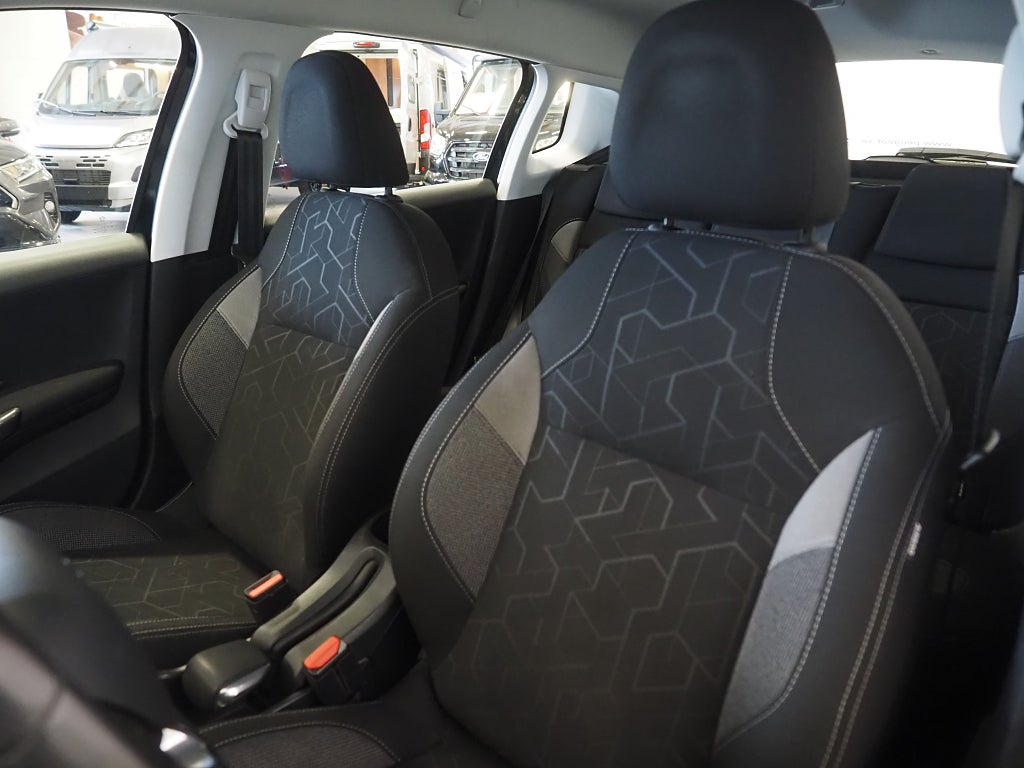 Peugeot 2008 Active 1.2 PureTech 110 EAT Automat 2016