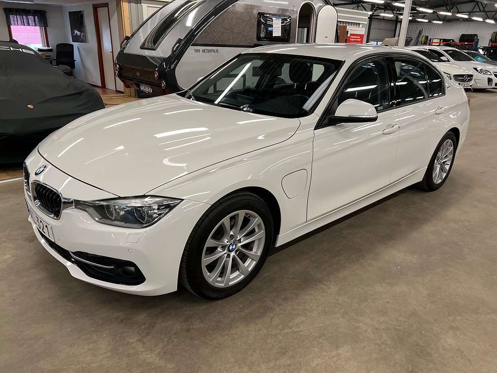 BMW 330e Sedan Steptronic Sport line Euro 6