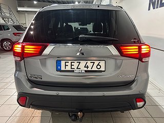 Mitsubishi Outlander 4WD 7-sits Onyx Pano 360° Drag S/V-hjul