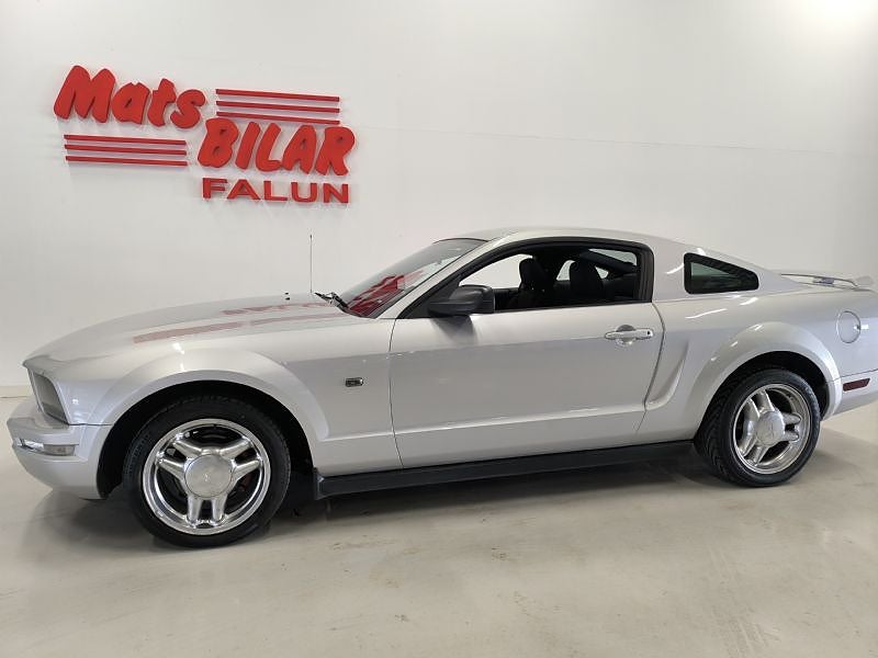 Ford Mustang V6 Automat Coupe 213 Hk