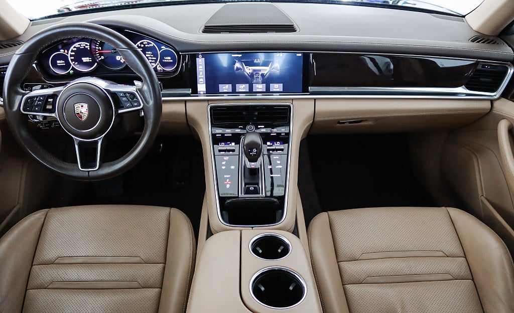 Porsche Panamera 4S PDK PASM B-kamera Pano Navi 422hk En Brukare