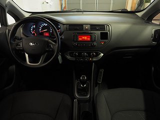 Halvkombi Kia Rio 13 av 18