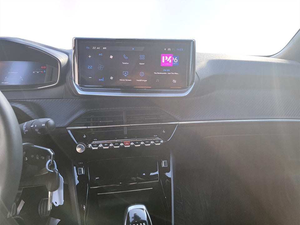 Bild på Peugeot 2008 Allure 1.2 PT 131hk B-KAMERA CARPLAY