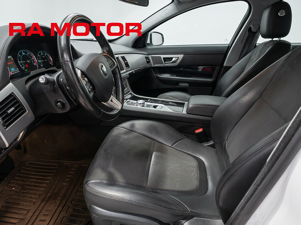 Jaguar XF 2.2 TDi4 | Kamera | Comfort Edi | Keyless | Navi 2015