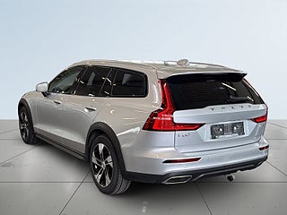 Volvo V60 Cross Country B4 AWD Advanced S&V-hjul/Carplay/H/K/Skinn/Kamera/Drag