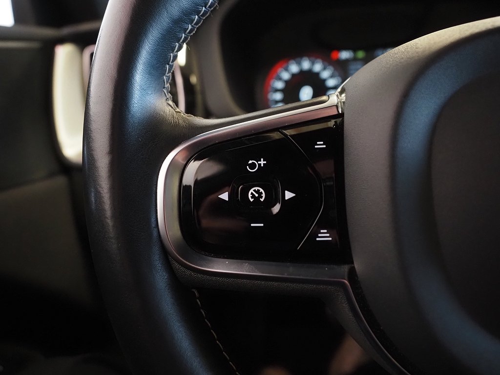 Volvo XC60 Recharge T8 392hk AWD R-Design |Drag|Pano|Skinn| 2020