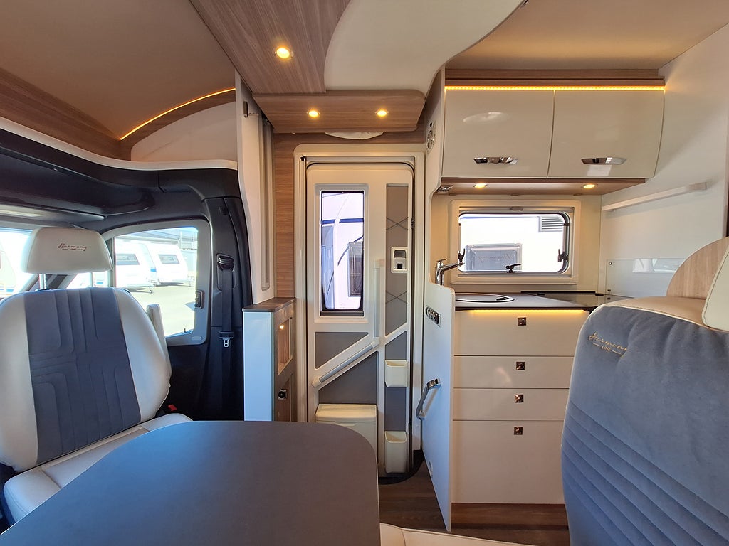 Bürstner Lyseo M Harmony Line T 690 G Långbädd, Automat, Solcell