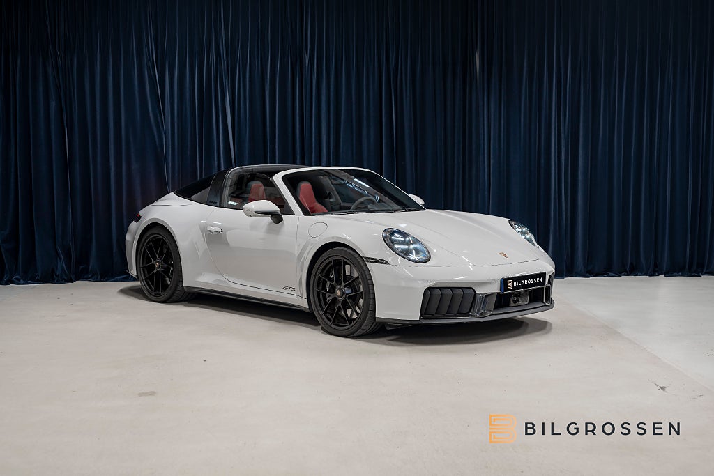 Porsche 911 992.2 Targa 4 GTS SportDesign Kolfiber BOSE HUD Lyft