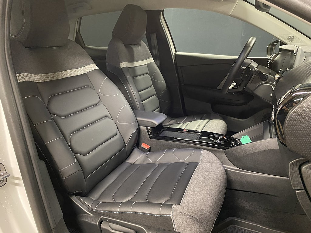 Bild på Citroën C4 X SHINE 1.2 PureTech 130hk AUT Back/Nav