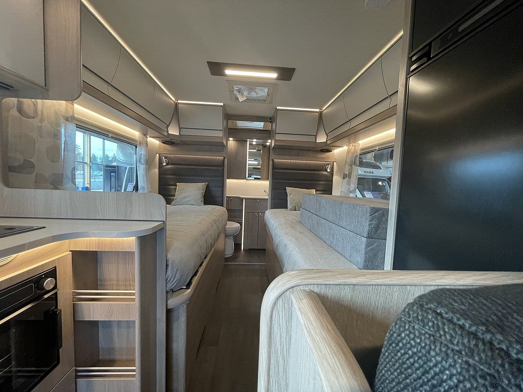 Kabe Classic 740 T / ALDE / Aut 180hk / 4400kg / Ugn / Badrum bak /  - Kabe