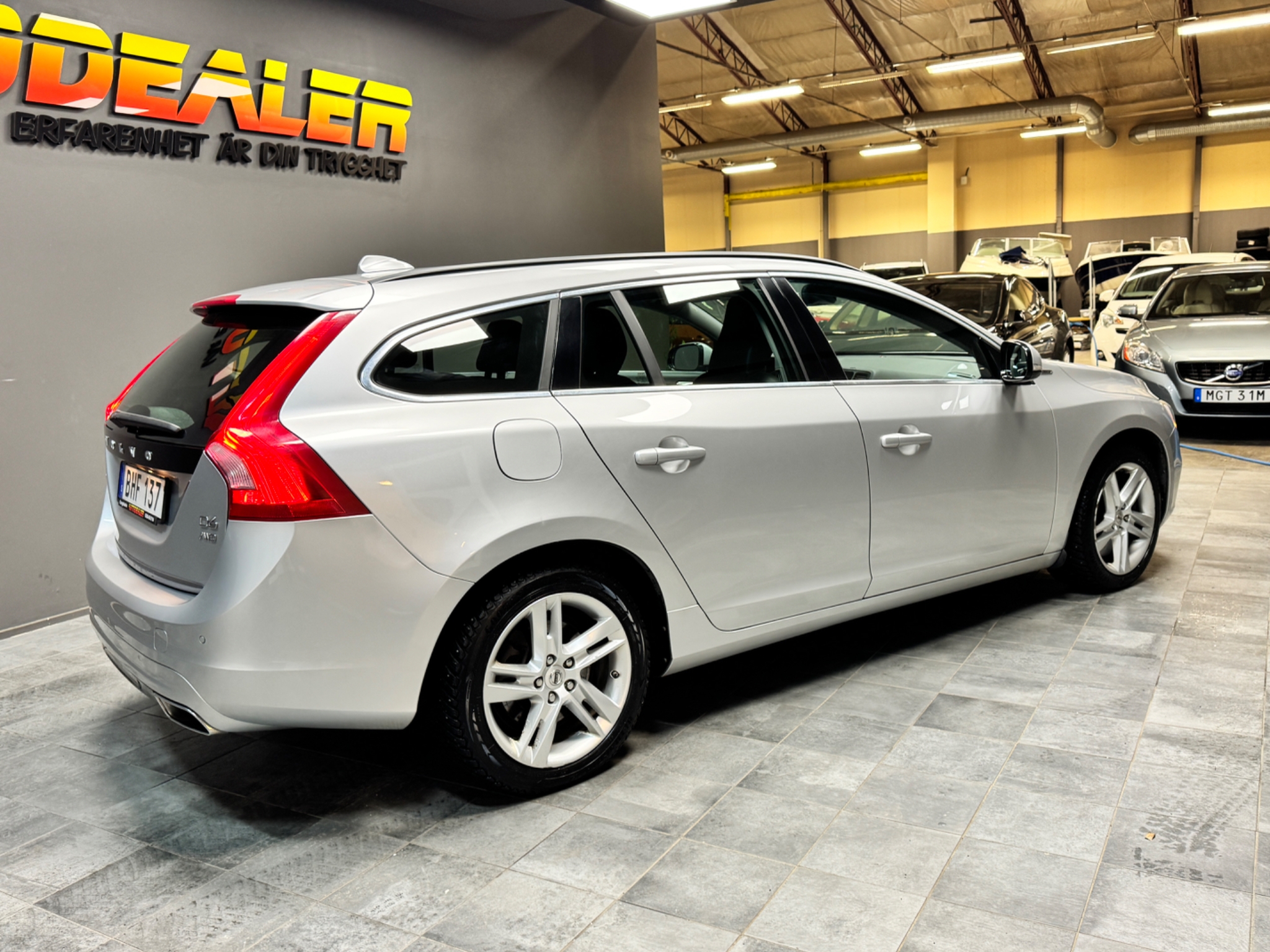Volvo V60 2014, bild 2/38