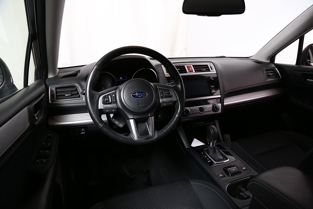 Subaru Outback 2,5i 175hk Base AWD Aut Motorv Drag Extraljus 2017