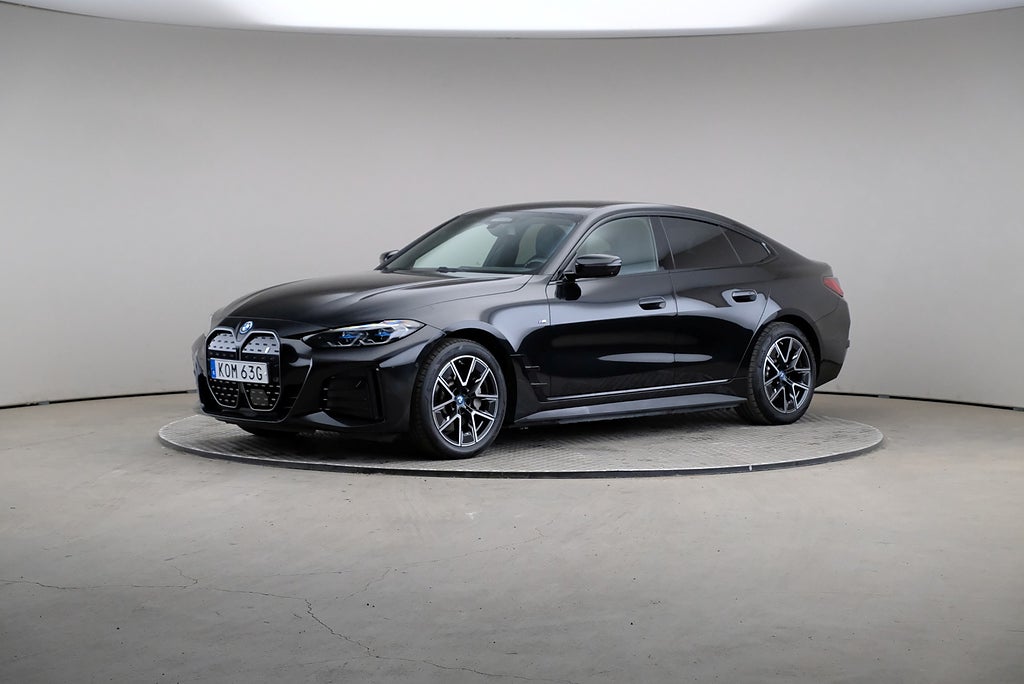 BMW i4 eDrive40 340hk M Sport Charged Innovation Drag H/K Head up