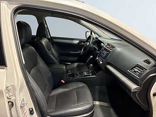 Subaru Outback 2.0 4WD Lineartronic Motorvärmare Farthållare S&V-däck