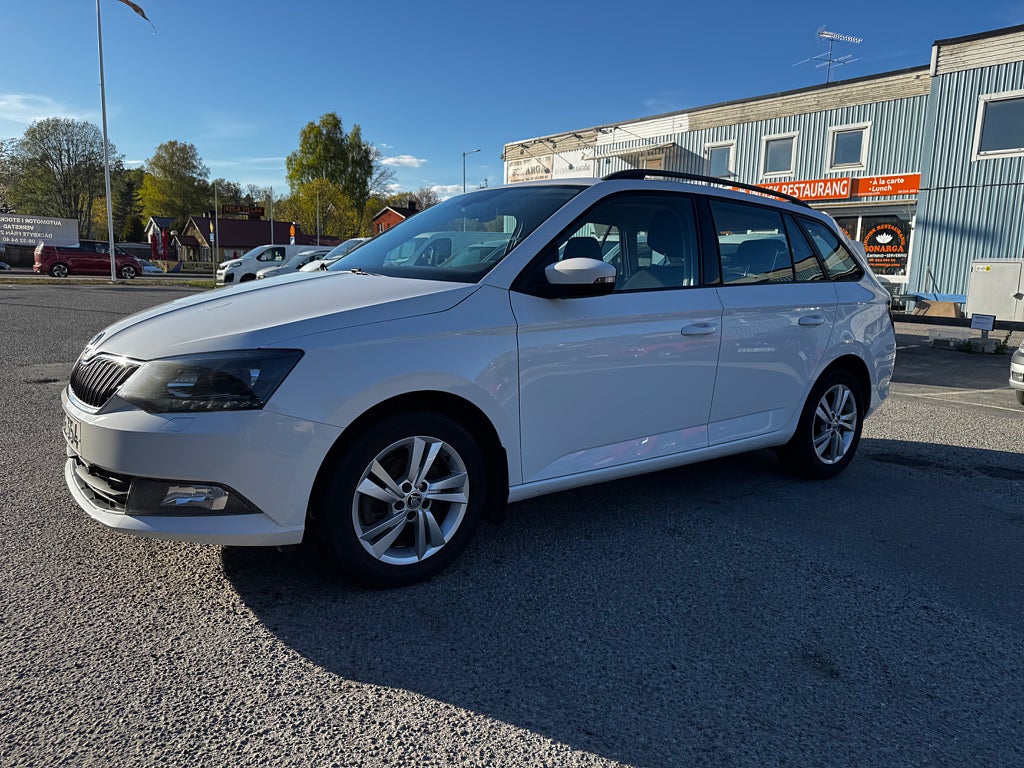Skoda Fabia Kombi 1.2 TSI Style Euro 6 Car-play Lågmil 