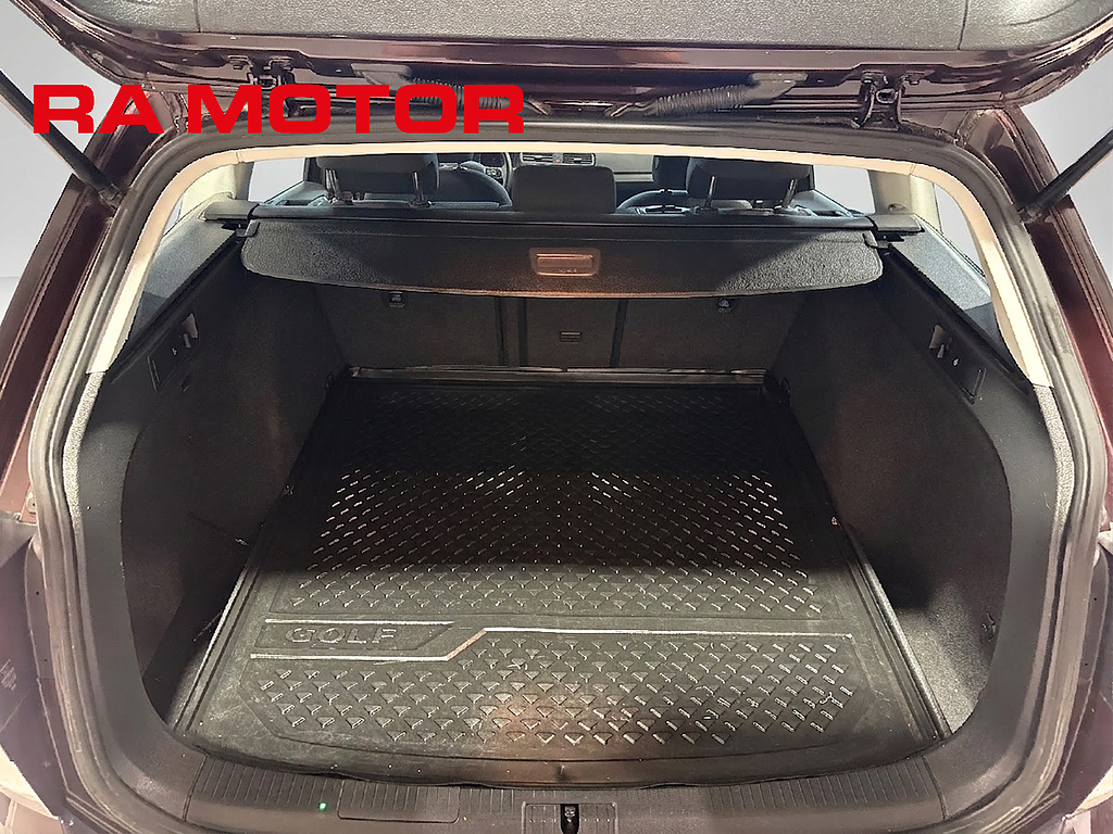 Volkswagen Golf SC 1.6 TDI 116hk | D-värm | Drag | Backkamera | 2017