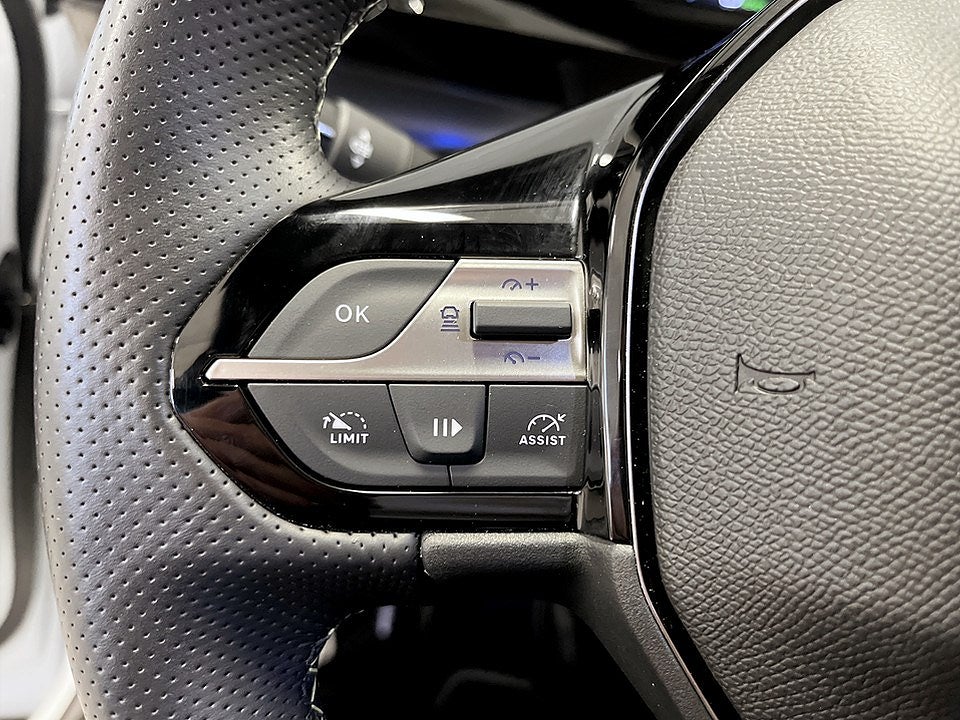 Bild på Peugeot 408 GT PHEV 225hk Aut - B-KAMERA, CARPLAY