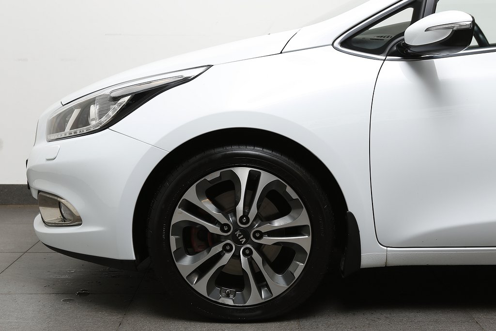 Kia Ceed 1,6 CRDi Business Aut Skinn B-kamera Motorv Drag 2015