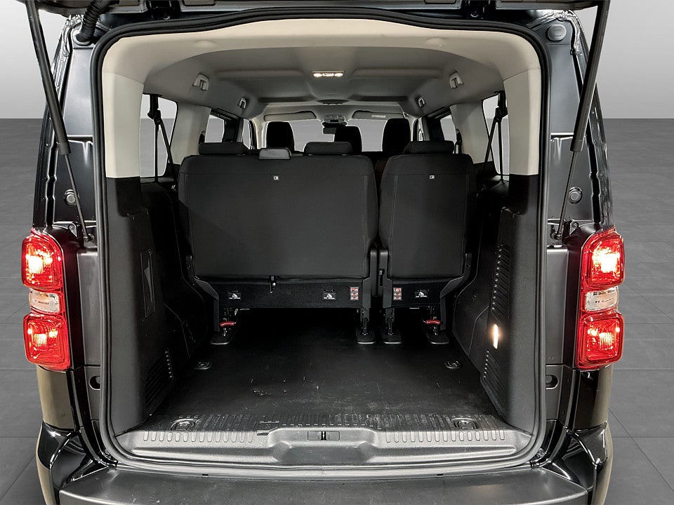 Bild på Citroen SpaceTourer PLUS 2.2 BHDi 180hk Aut 9-SITS BACKKAMERA CAPLAY