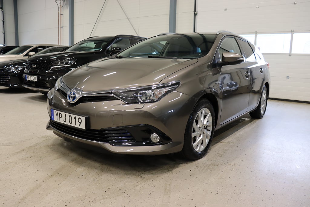 Toyota Auris Touring Sports Hybrid e-CVT M-Värm B-Kam 136hk
