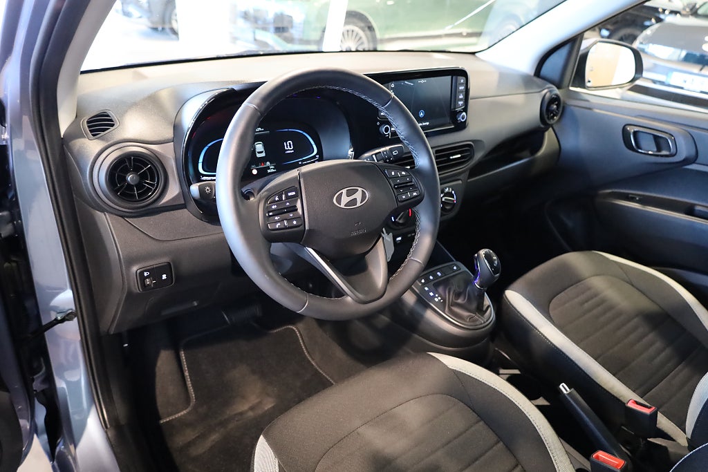Hyundai i10 1.0 AUT Essential Kamera CarPlay Rattvärme Navi Leasbar 2025