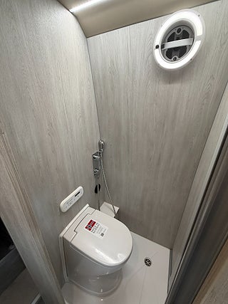 Husbil-halvintegrerad Volkswagen Crafter 177HK AUT (5 bältad) Pop-up tak & soffa/dubbelsäng bak 11 av 21