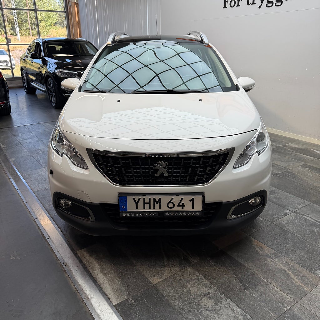 Peugeot 2008 1.2 PureTech 110 EAT Panorama Motorvärmare 110hk