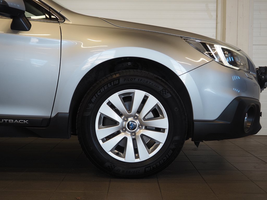 Subaru Outback 2.5 4WD Lineartronic 175hk Drag Kamera M-Värm 2017