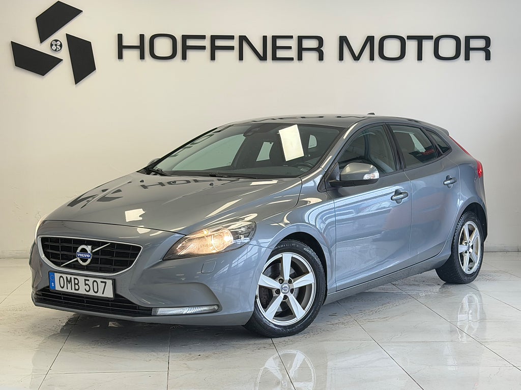 Volvo V40 D2 Powershift AUTOMAT Kinetic Bluetooth Värmare Fart-H