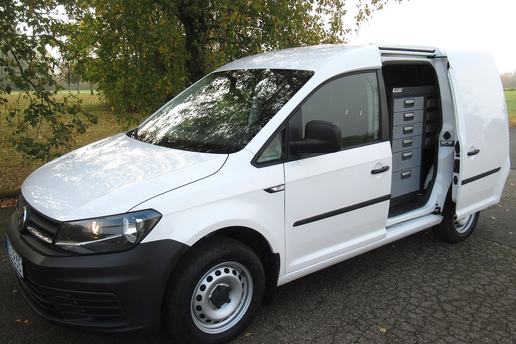 Volkswagen Caddy 102 TDI Skåp med stor Verkstadsinredning 