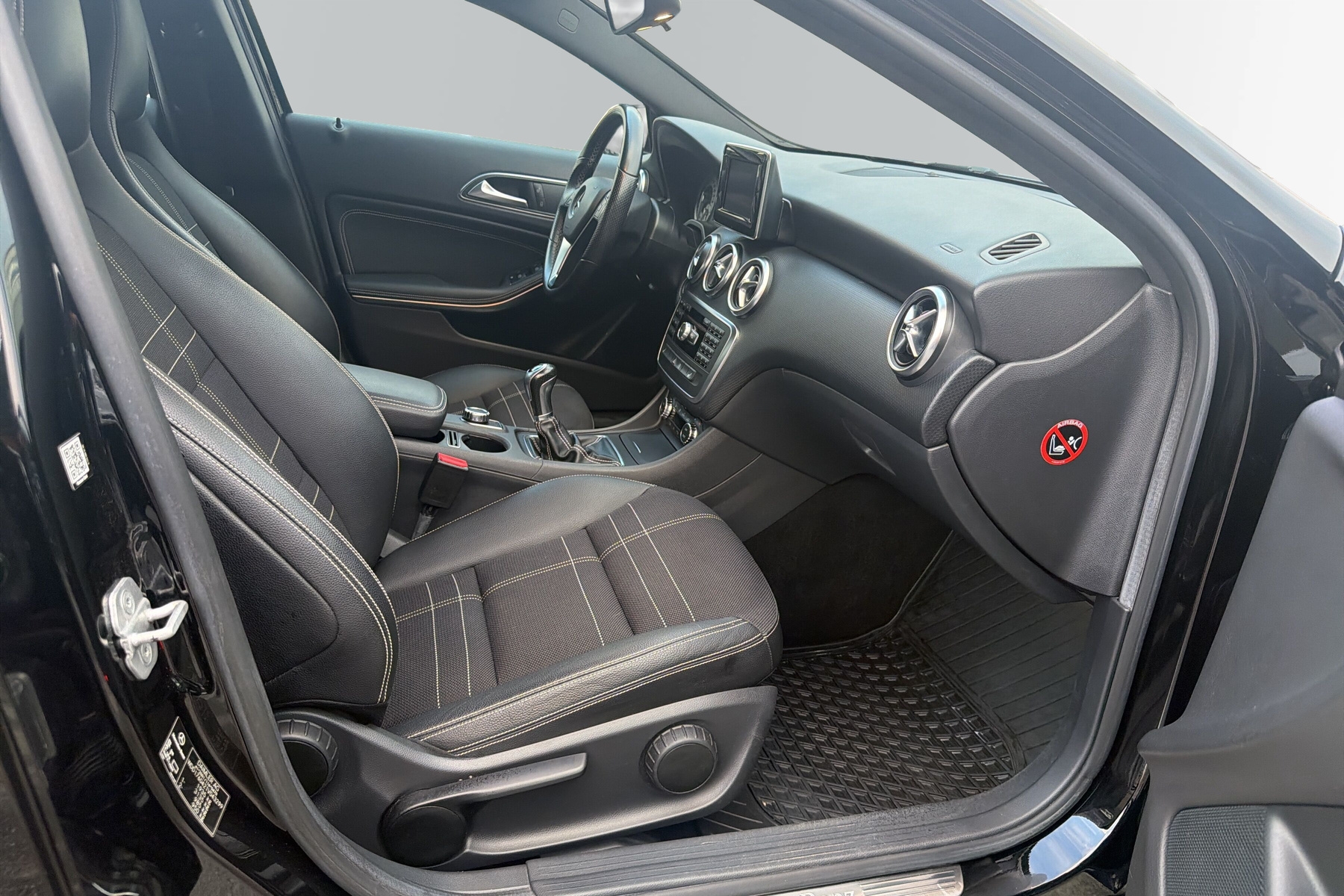 Mercedes-Benz A 180 Urban Backkamera 2015 - miniatyr 33