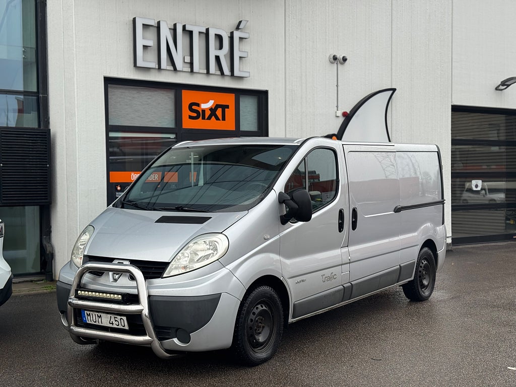 Renault trafic 2,0 dCi Skåpbil 2.9t Lång+Dragkrok *13.000Mil*